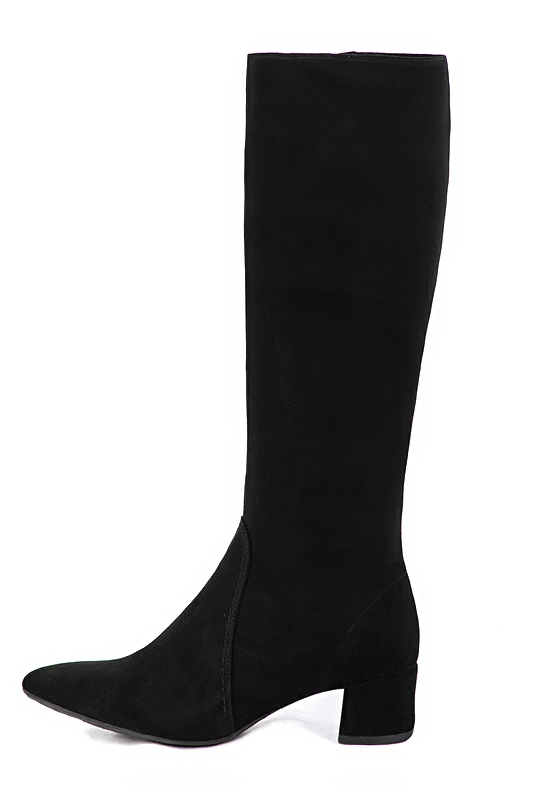 Matt black women's feminine knee-high boots. Tapered toe. Low flare heels. Made to measure. Profile view - Florence KOOIJMAN